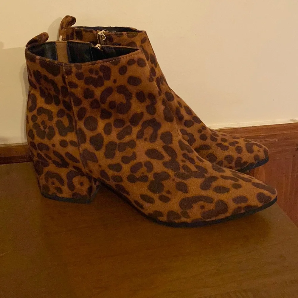 A New Day “Valerie" Brown Leopard Microsuede Ankle Boots - Picture 3 of 7